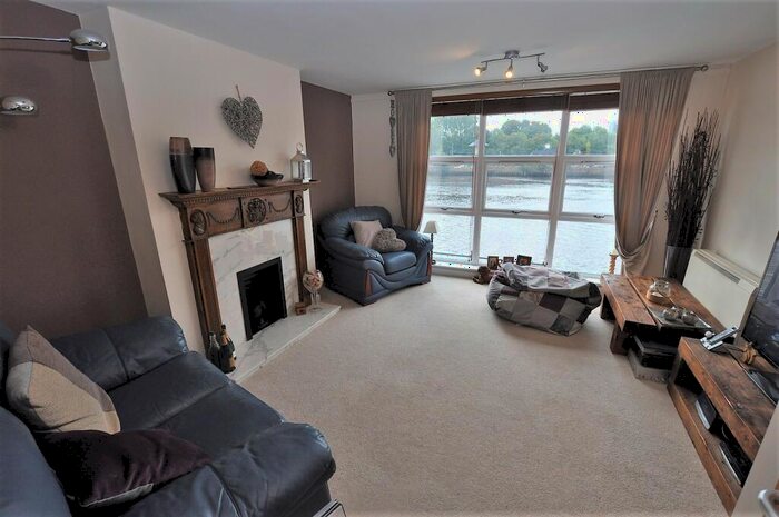 2 Bedroom Apartment To Rent In Mariners Wharf, Quayside, Newcastle Upon Tyne, NE1