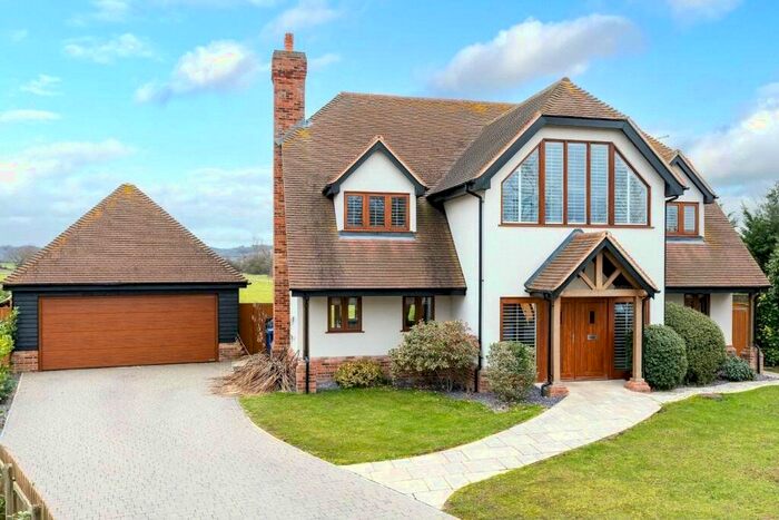 5 Bedroom Detached House For Sale In Primrose Gate, Bulphan, RM14