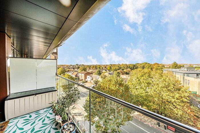 1 Bedroom Flat For Sale In London Road, Isleworth, TW7