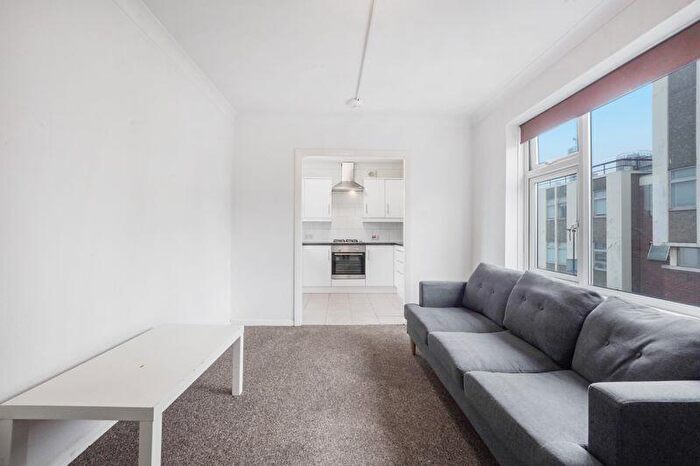 2 Bedroom Flat To Rent In West Ham Lane, E15