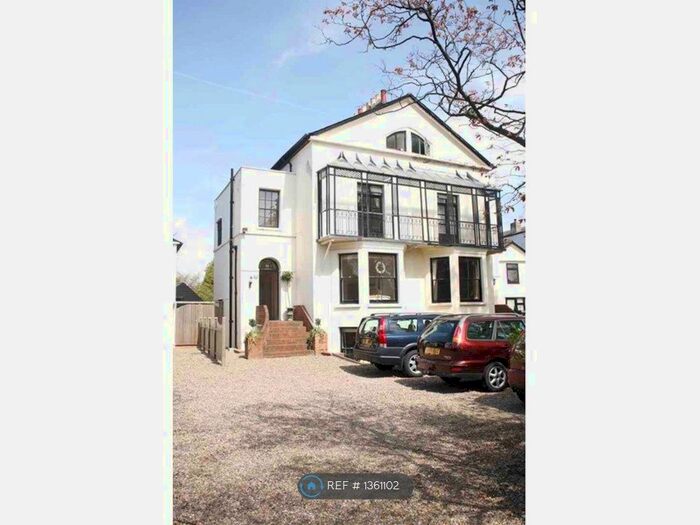 4 Bedroom Semi-Detached House To Rent In Bromley Common, Bromley, BR2