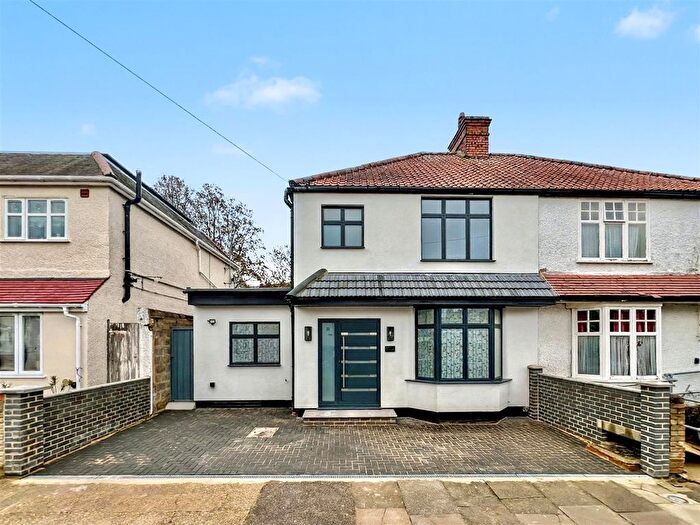 4 Bedroom Semi-Detached House For Sale In Elmsworth Avenue, Hounslow, TW3