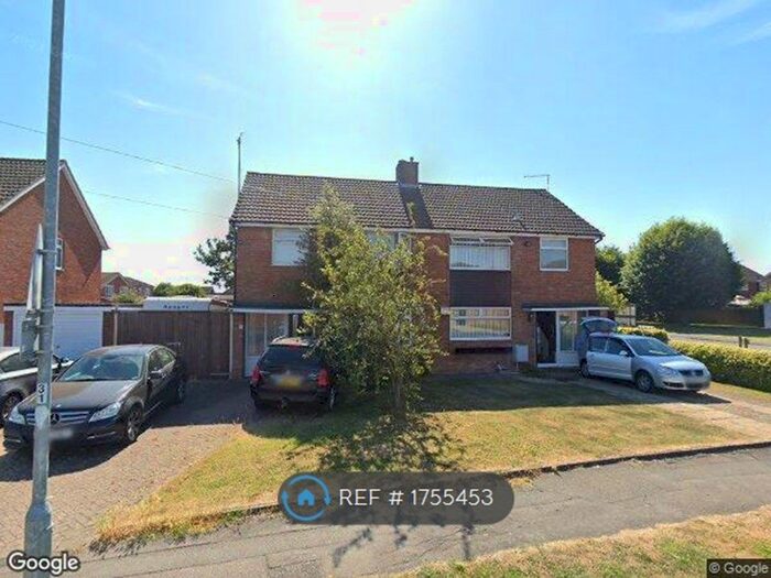 3 Bedroom Semi-Detached House To Rent In Ingram Avenue, Aylesbury, HP21