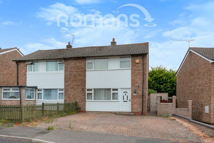 3 Bedroom Semi-Detached House To Rent In Baird Avenue, RG22