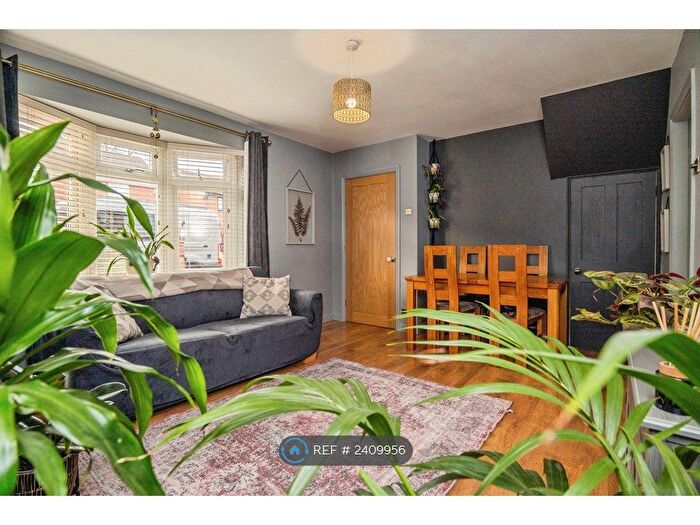 3 Bedroom Semi-Detached House To Rent In Green Lane, Worcester, WR3