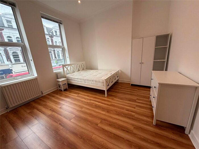 1 Bedroom Apartment To Rent In Balham High Road, Balham, London, SW12