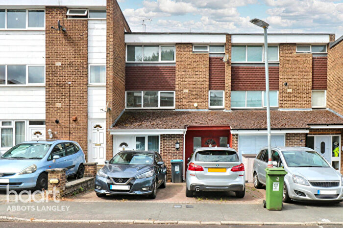 3 Bedroom Maisonette For Sale In Wensleydale, Hemel Hempstead, HP2