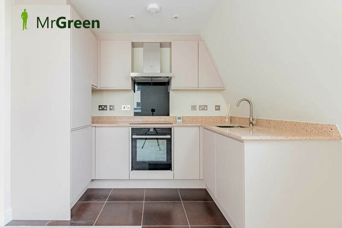 2 Bedroom Flat To Rent In Church Lane, Christchurch, BH23