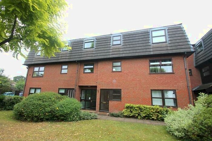 1 Bedroom Apartment To Rent In Diamond Court, Park Lane, Hornchurch, RM11