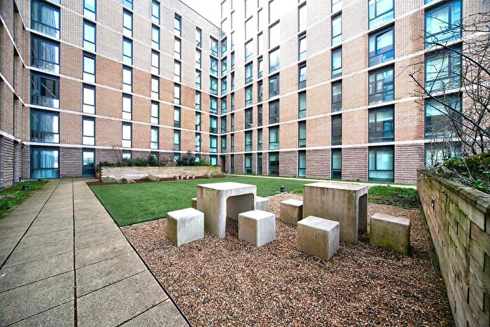 1 Bedroom Apartment To Rent In Calibra Court, Luton, LU2