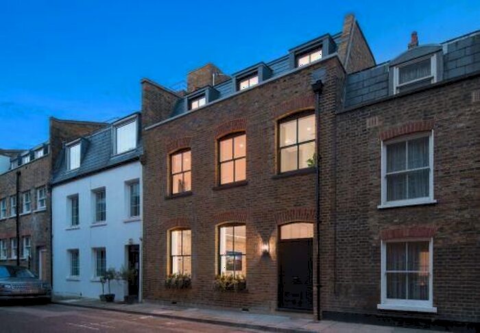 2 Bedroom Terraced House To Rent In Bingham Place, London, W1U