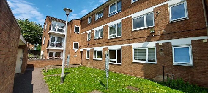 3 Bedroom Flat To Rent In Vyner Court, Rossington Street, Clapton, London, E5