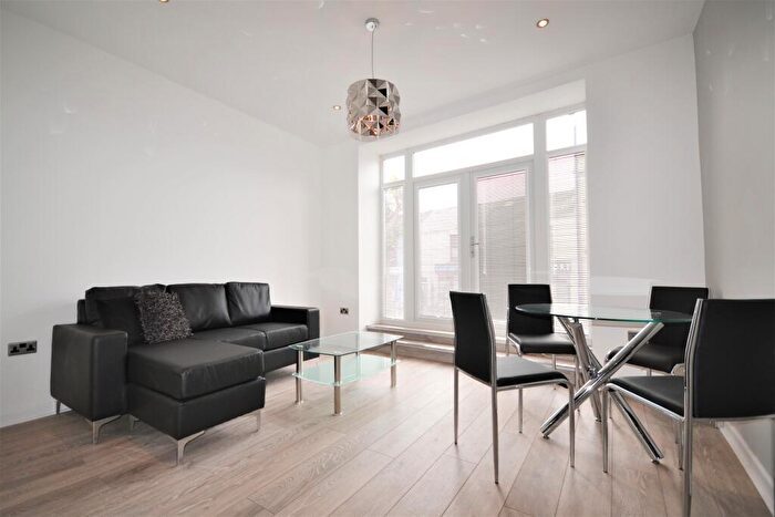 2 Bedroom Flat To Rent In Mansel Street, City Centre, Swansea, SA1