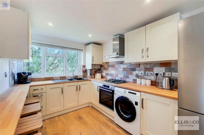 1 Bedroom Flat To Rent In Lewes Close, Northolt, UB5