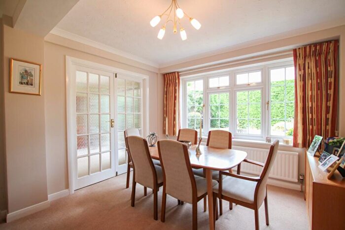4 Bedroom Detached House For Sale In Martins Drive, Wokingham, RG41