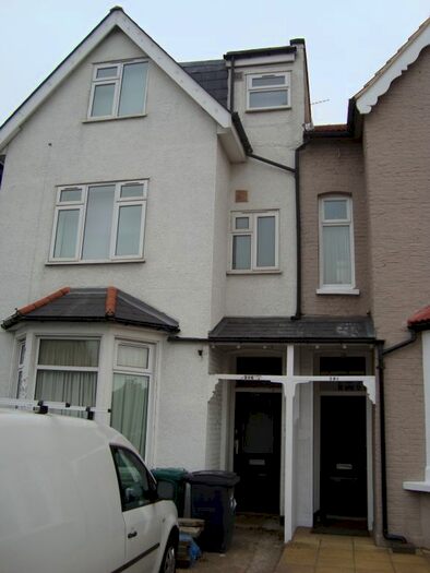 1 Bedroom Flat To Rent In Queens Road, Wimbledon SW19