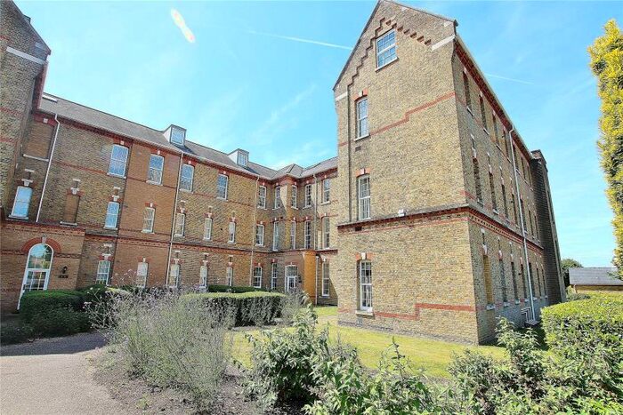 2 Bedroom Apartment To Rent In Knaphill, GU21