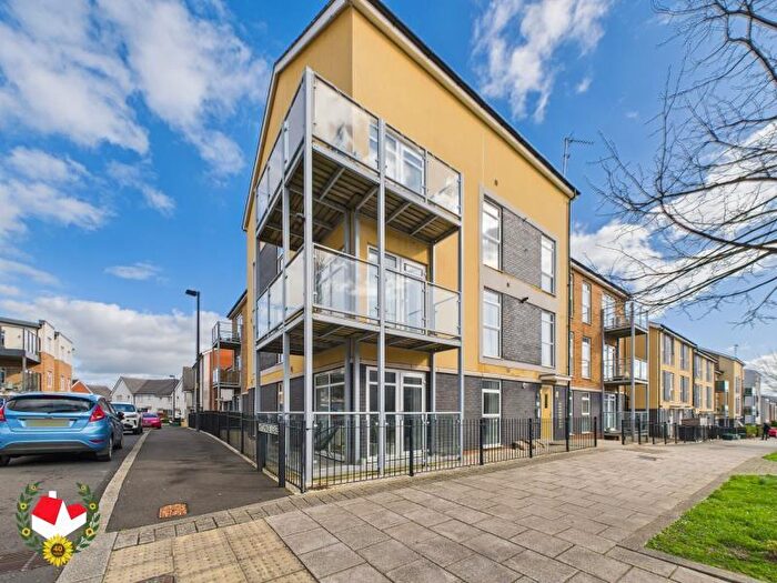 2 Bedroom Flat To Rent In Hitchings Leaze, Patchway, Bristol, BS34