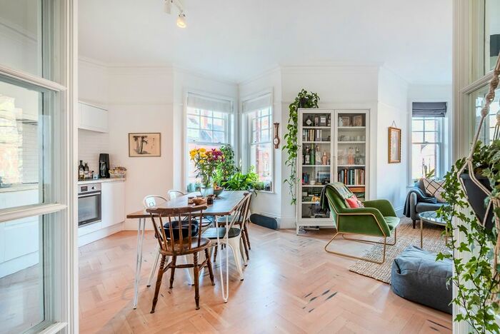 3 Bedroom Flat To Rent In Lydhurst Avenue, London, SW2