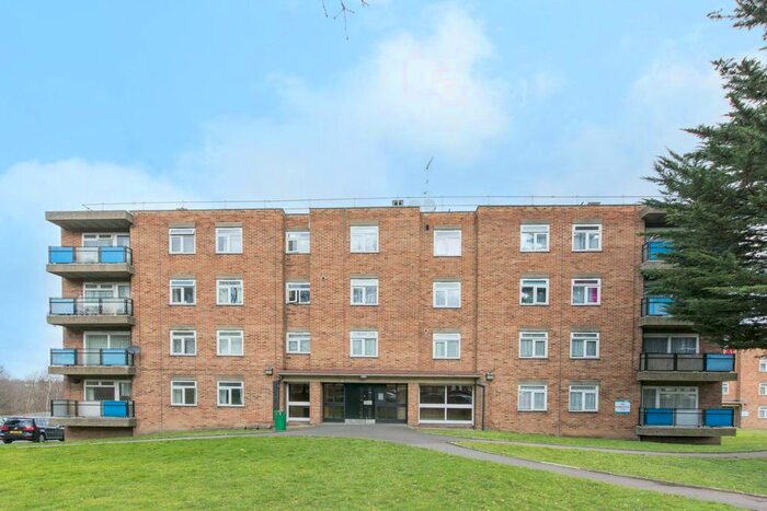 2 Bedroom Flat To Rent In Waterfall Road, Arnos Grove, London, N11