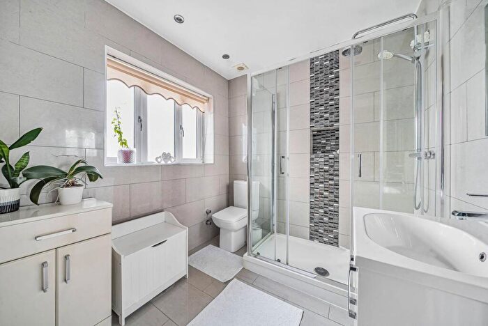 7 Bedroom Detached House For Sale In Greenfield Gardens, Cricklewood, London, NW2
