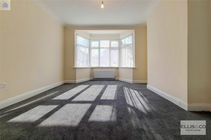 3 Bedroom Terraced House To Rent In Sudbury Heights Avenue, Greenford, UB6