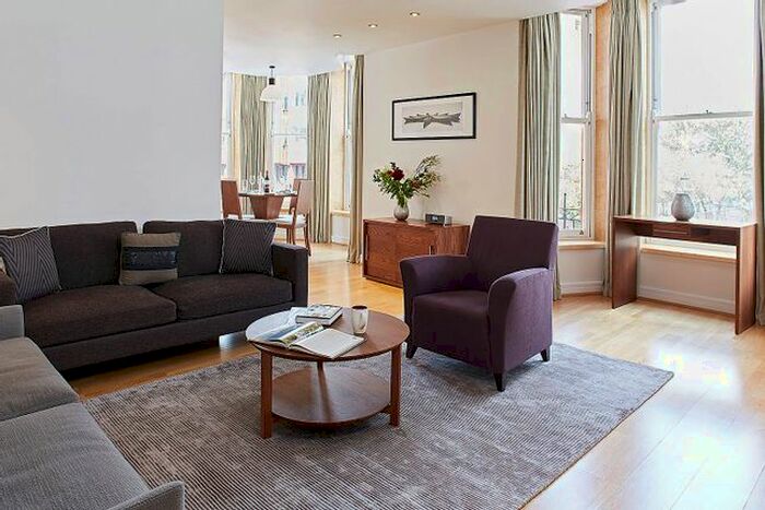 2 Bedroom Flat To Rent In Harrington Court, Harrington Road, South Kensington, London, SW7