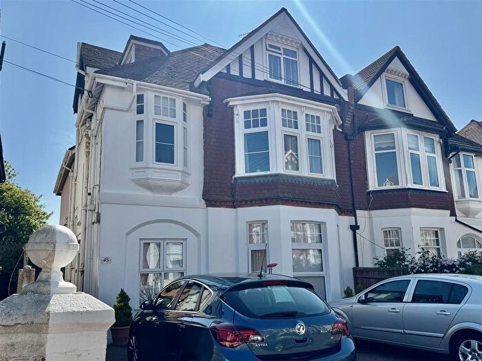 1 Bedroom Flat To Rent In Sea Road, Bexhill-On-Sea, TN40