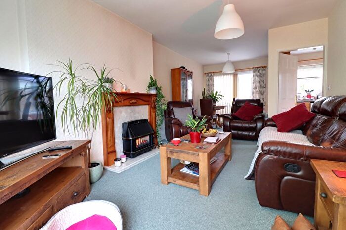 3 Bedroom Semi-Detached House For Sale In Wordsworth Avenue, Castle Ridge, Stafford, ST17