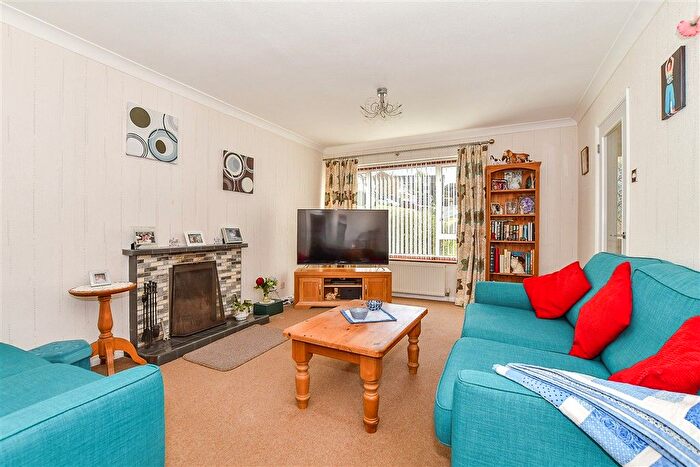 3 Bedroom Link Detached House For Sale In Combe End, Crowborough, East Sussex, TN6