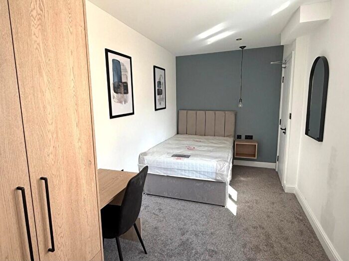 6 Bedroom House Of Multiple Occupation To Rent In Duke Street, Peterborough, Cambridgeshire, PE2