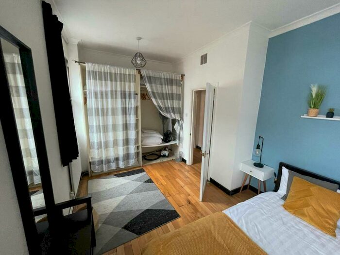 1 Bedroom Apartment To Rent In Pratt Mews, Camden, NW1