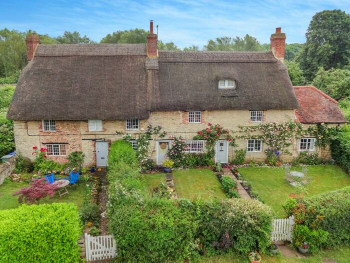 6 Bedroom Detached House For Sale In Canal Yard, Thrupp, Kidlington, Oxfordshire, OX5