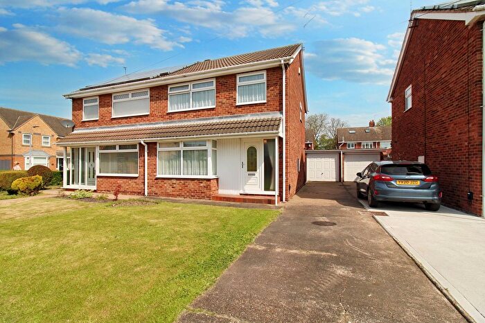 3 Bedroom Semi-Detached House For Sale In Woodleigh Drive, Sutton-On-Hull, HU7