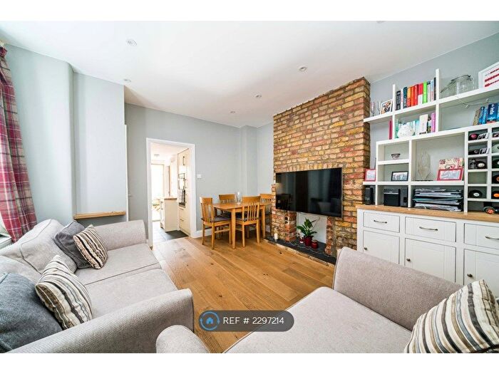 2 Bedroom Maisonette To Rent In Gambole Road, London, SW17