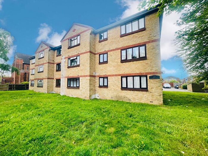 1 Bedroom Flat For Sale In Flat Cloisters Court, Erith Road, Bexleyheath, DA7