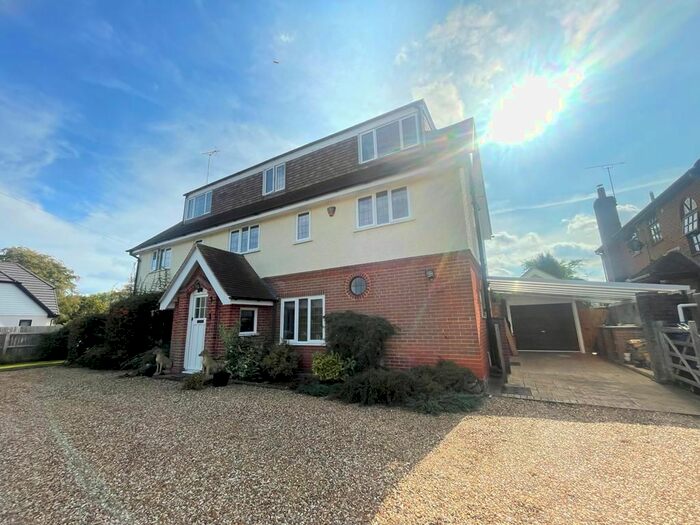 5 Bedroom Detached House To Rent In Albany Road, Fleet, GU51