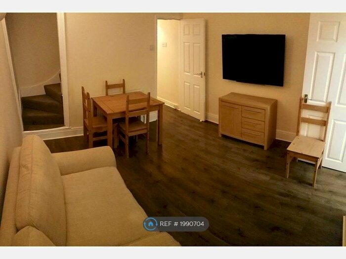 4 Bedroom Terraced House To Rent In Kensington Road, Coventry, CV5