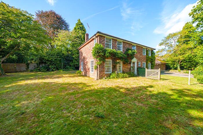 5 Bedroom Detached House To Rent In Bunch Lane, Haslemere, GU27