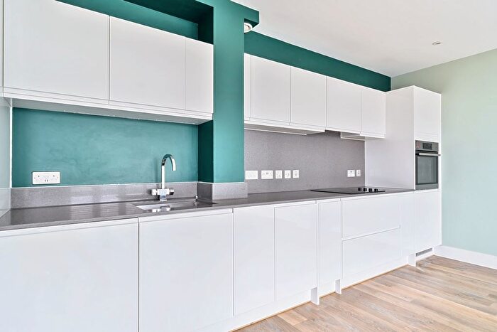 2 Bedroom Flat To Rent In Corio House, Bermondsey, SE1