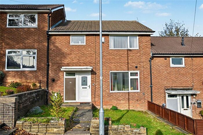 3 Bedroom Town House For Sale In Whincover Gardens, Leeds, West Yorkshire, LS12
