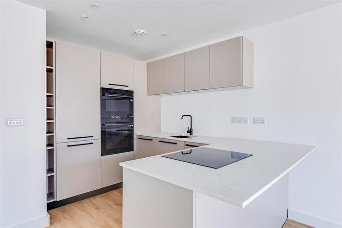 2 Bedroom Apartment To Rent In Windsor Gardens Windsor Road, Penarth, Cardiff, CF64