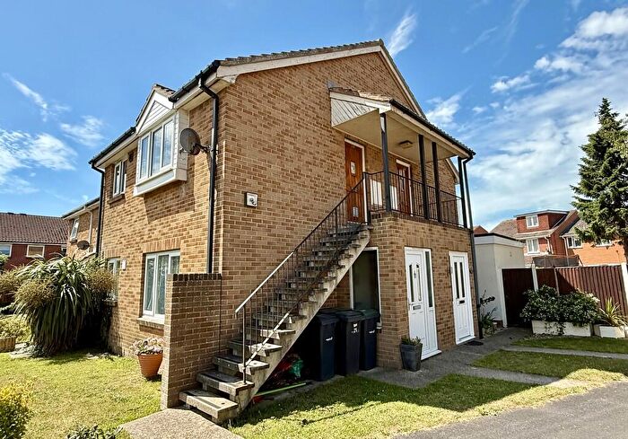 1 Bedroom Apartment For Sale In Osprey Gardens, Lee-on-the-Solent, PO13