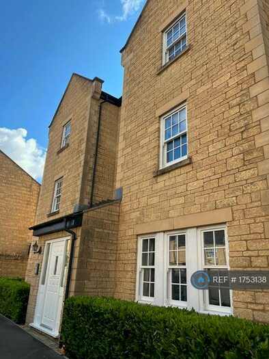 2 Bedroom Flat To Rent In Flowers Yard, Chippenham, SN15