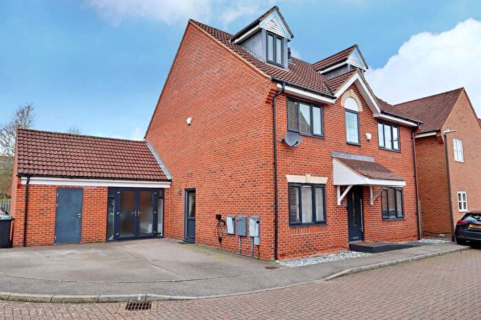5 Bedroom Detached House For Sale In Brantwood Close, Westcroft, Milton Keynes, MK4