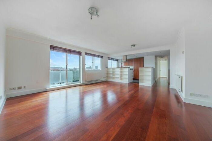 3 Bedroom Flat To Rent In Warwick Gardens, London, W14