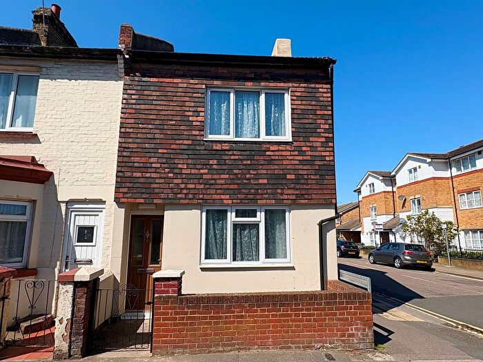 5 Bedroom Property To Rent In Gillingham Road, Gillingham, ME7