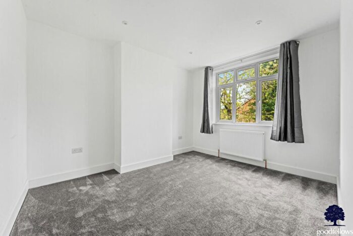 2 Bedroom Apartment To Rent In Oakhill Road, Sutton, Surrey, SM1