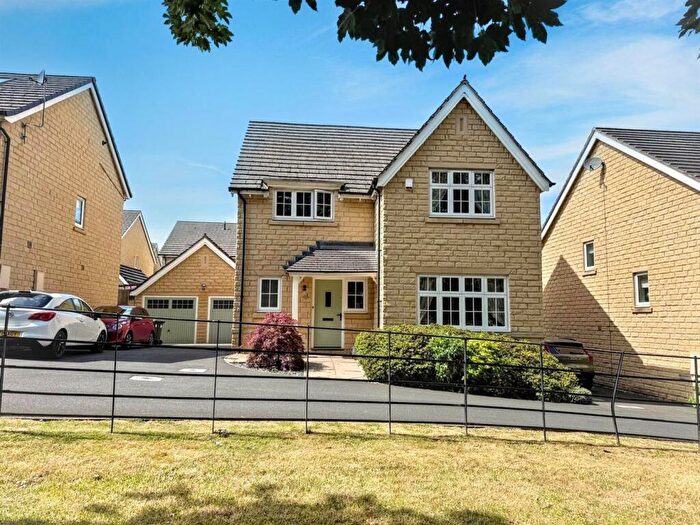 4 Bedroom Detached House For Sale In Hawthorne Road, Steeton, BD20