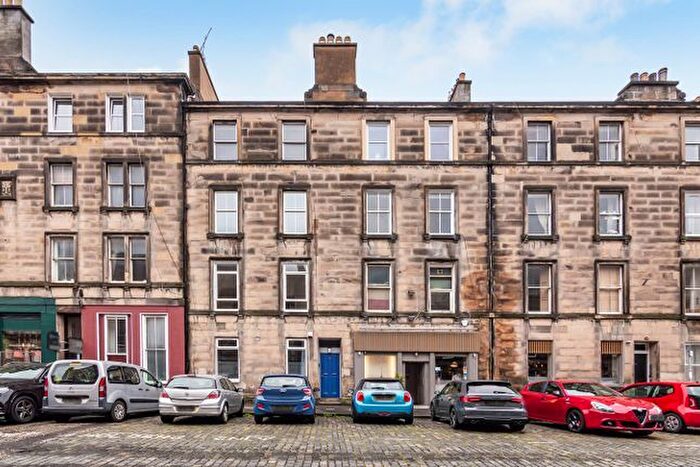 3 Bedroom Flat To Rent In Grindlay Street, City Centre, Edinburgh, EH3